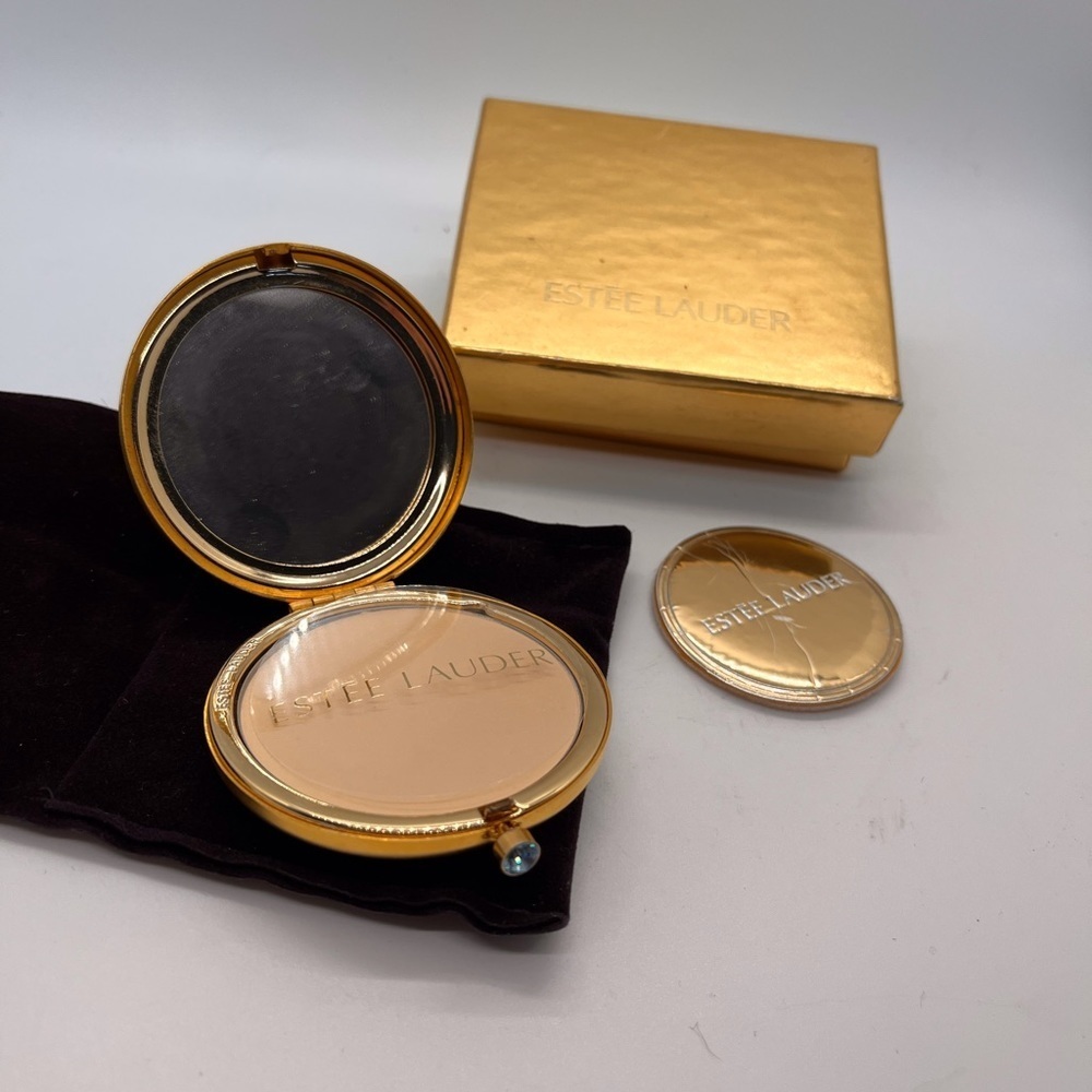 Estée Lauder ‘March’ Angel Compact Lucidity Transparent 06 pressed powder. - Picture 3 of 14